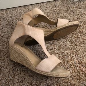 LUCKY BRAND SIZE 9 WEDGE SANDALS